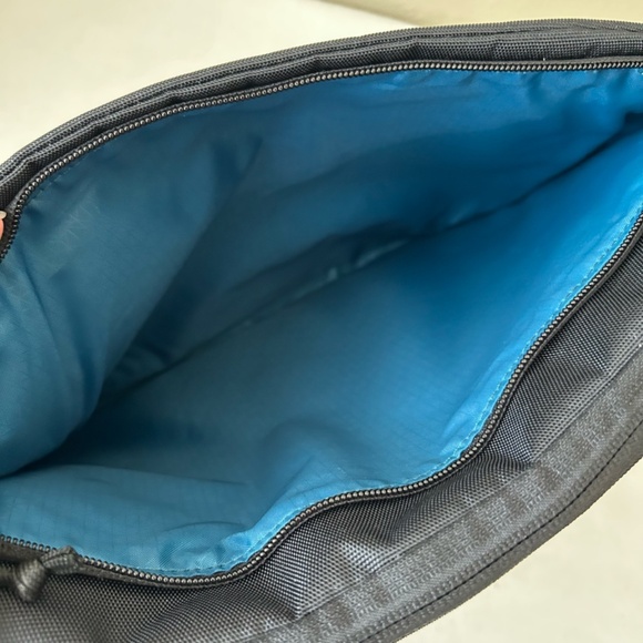 Laptop Tablet Sleeve - Black Nylon - Zipper Closure -Padded - 13.5” x 10” x 1” - Picture 7 of 8